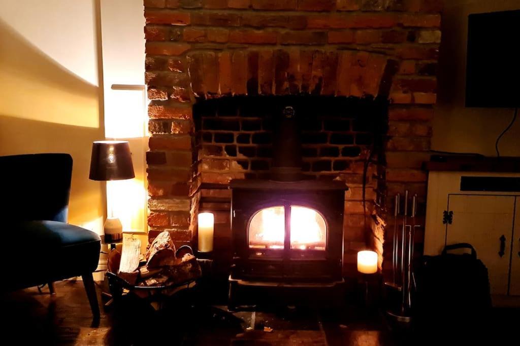 Gorgeous 2 Bedroom Kintbury Cottage 外观 照片